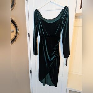 Lush Emerald Velvet Long Sleeve Dress